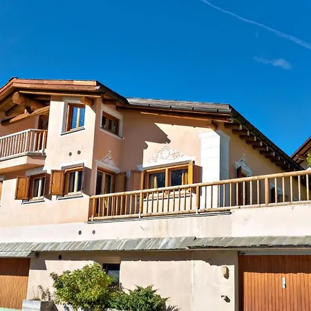 Chesa Champagna Apartment *