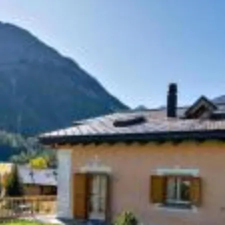 Chesa Champagna Apartment *