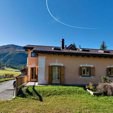 Chesa Champagna Apartment Madulain